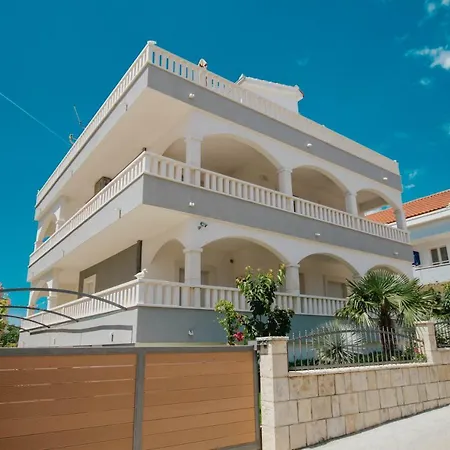 Apartment Blue Sea House *