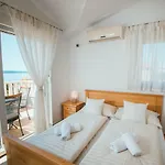 Blue Sea House Апартаменты Трогир